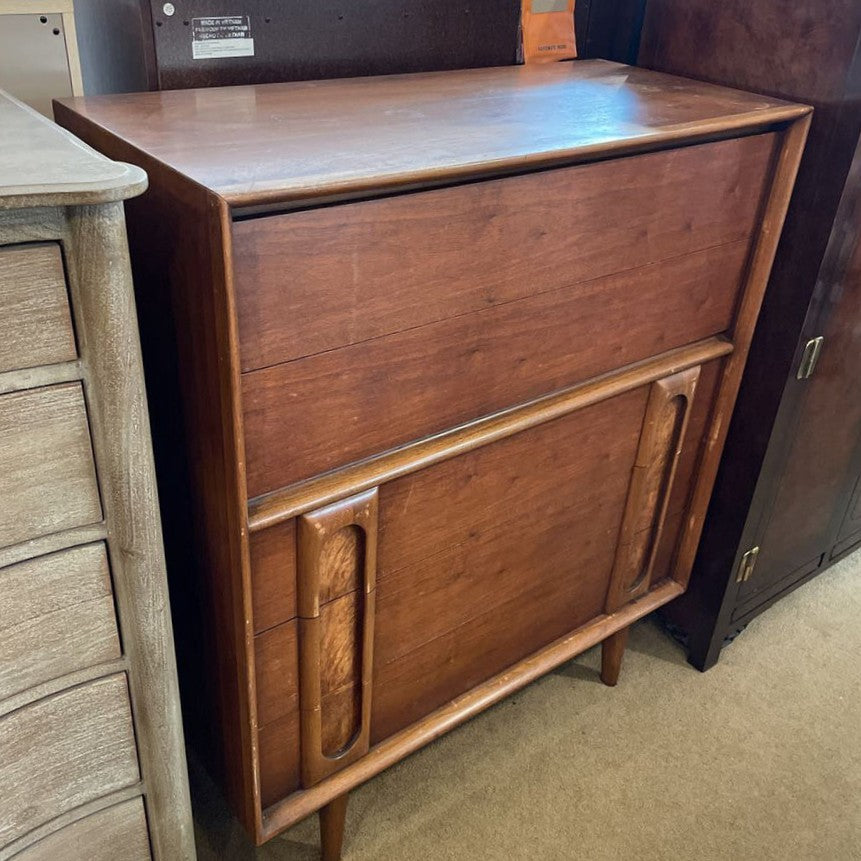 Lane Vintage Walnut and Burlwood Five Drawer Dresser