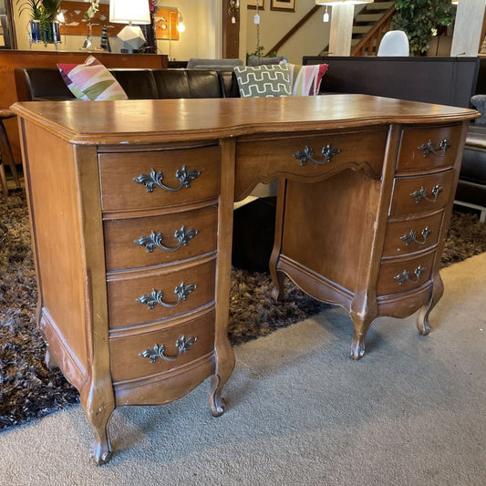Vintage Traditional Small Vanity C LOWBOYS