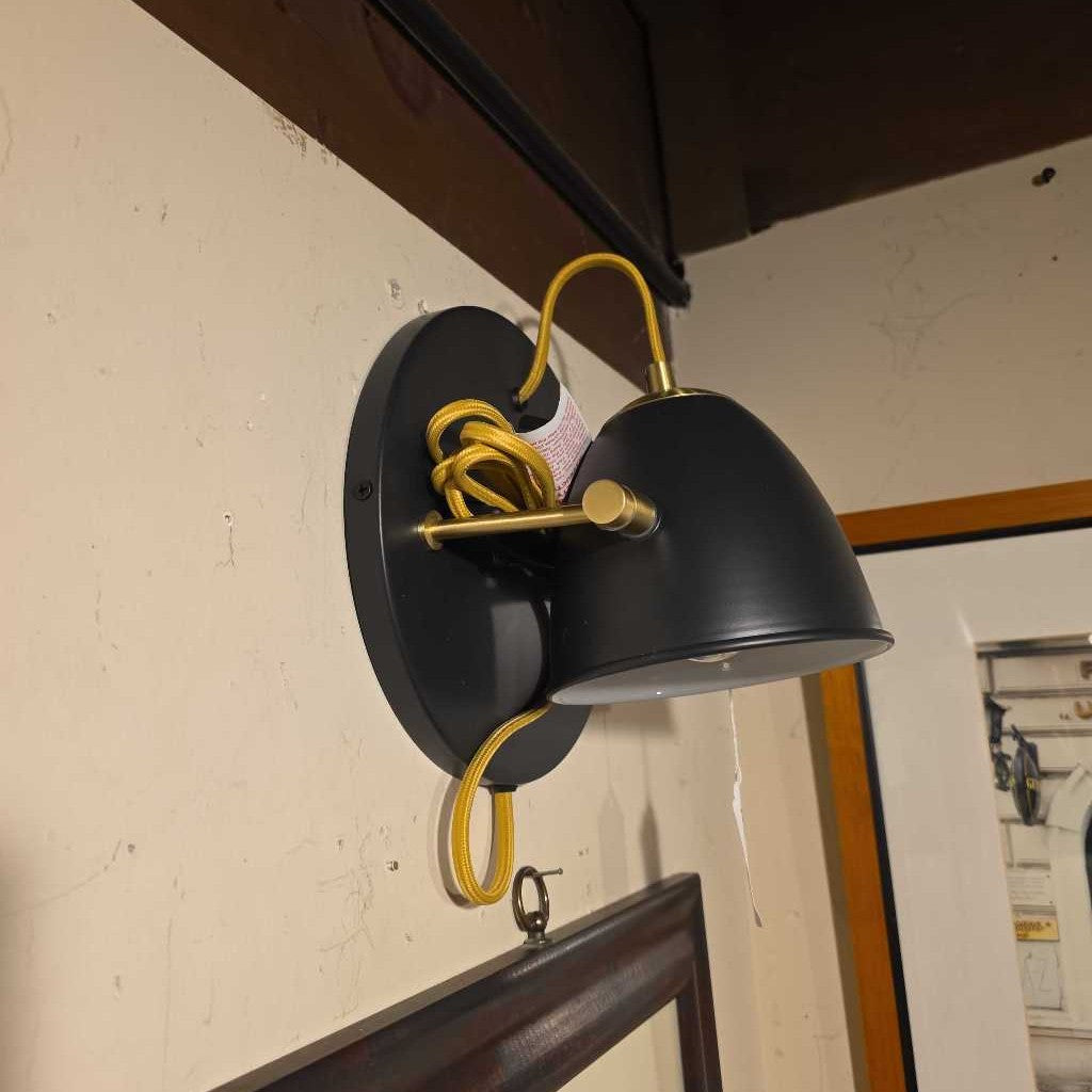 Small Wire Frame Sconce