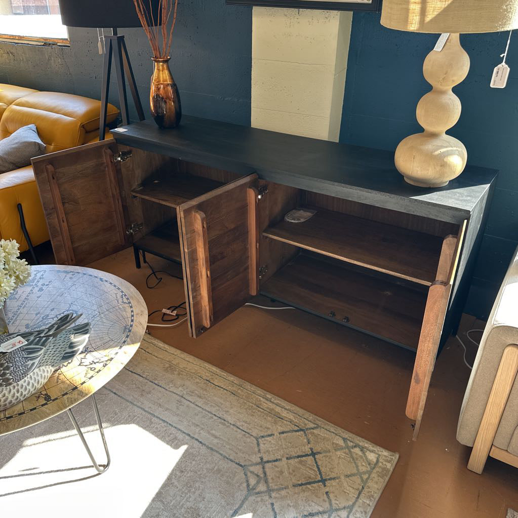 Sideboards and Cabinets C CONSOLE TABLES