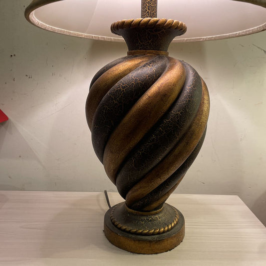 Twisted Base Lamp