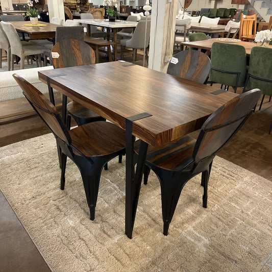 HAMLYN DINING TABLE