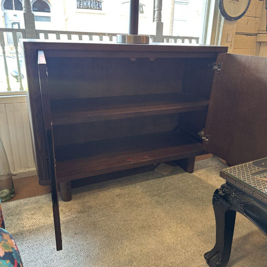 Molinos Small Sideboard – Dark Wood Storage Cabinet with Modern Doors