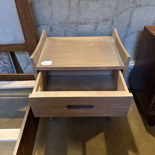 Aizen Nightstand