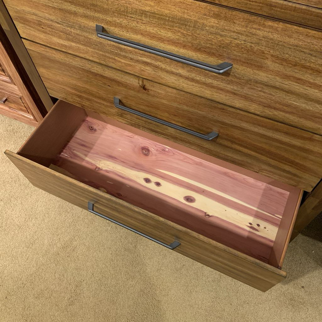Corona Chest
