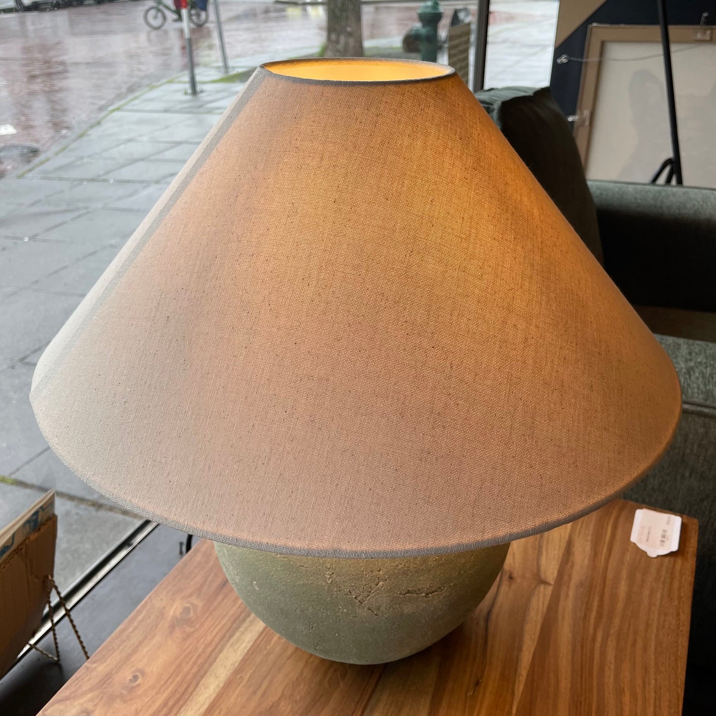 Pottery Urn Table Lamp