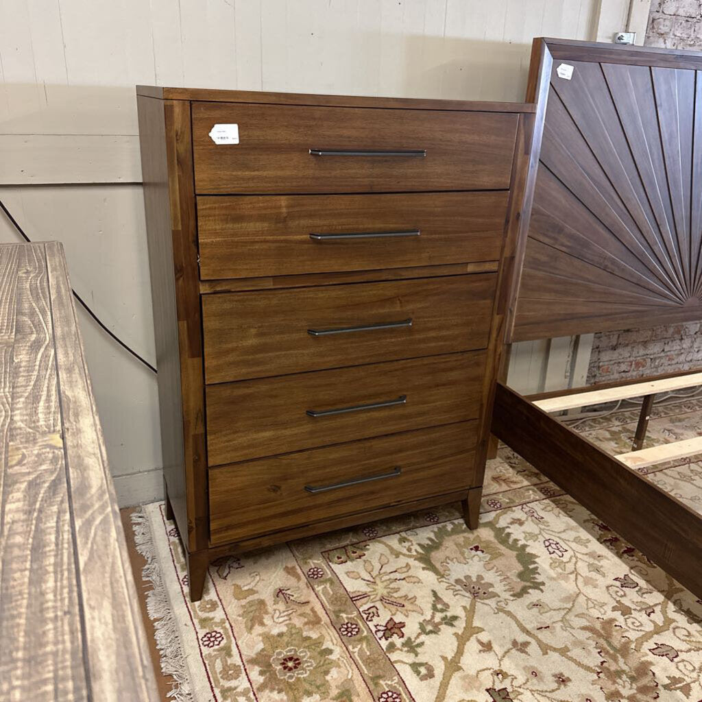 Corona Chest