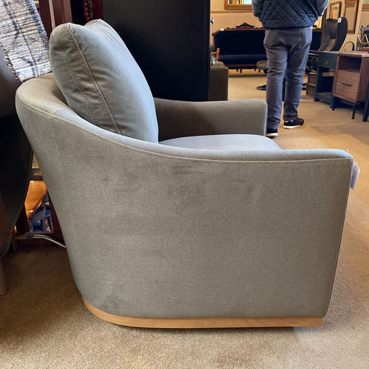 Puelo Forest Swivel Chair U ACCENT CHAIRS
