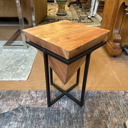 Natural Triangle Cube Side Tabl C SIDE TABLES