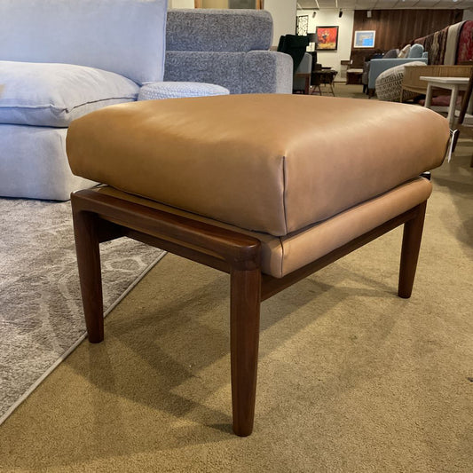 Wood and Chestnut Leather Ottoman U OTTOMANS