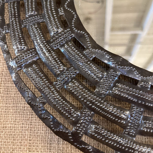 Round Metal Plate Mirror