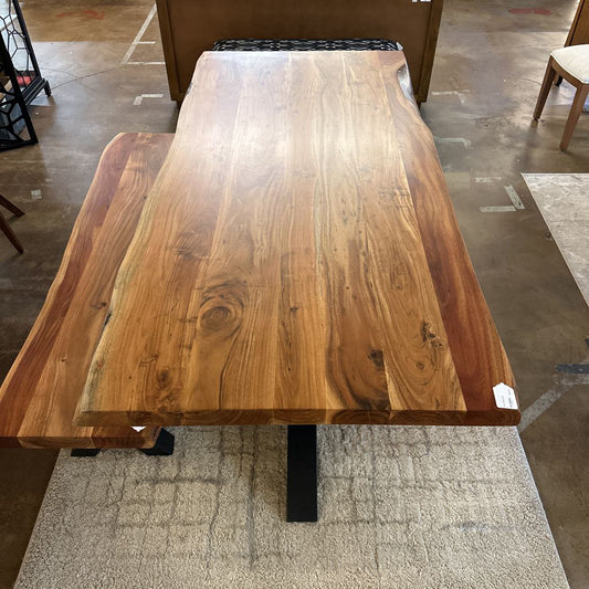 Hayzen Dining Table