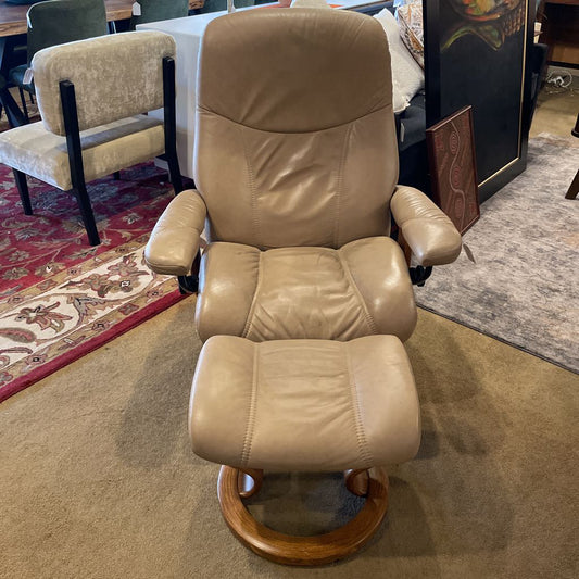 Ekornes Stressless Tan Leather Swivel Chair w/ Ottoman