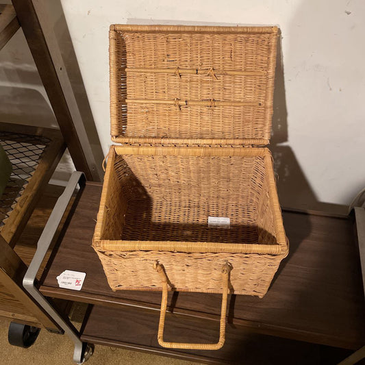 Large Handled Picnic Basket