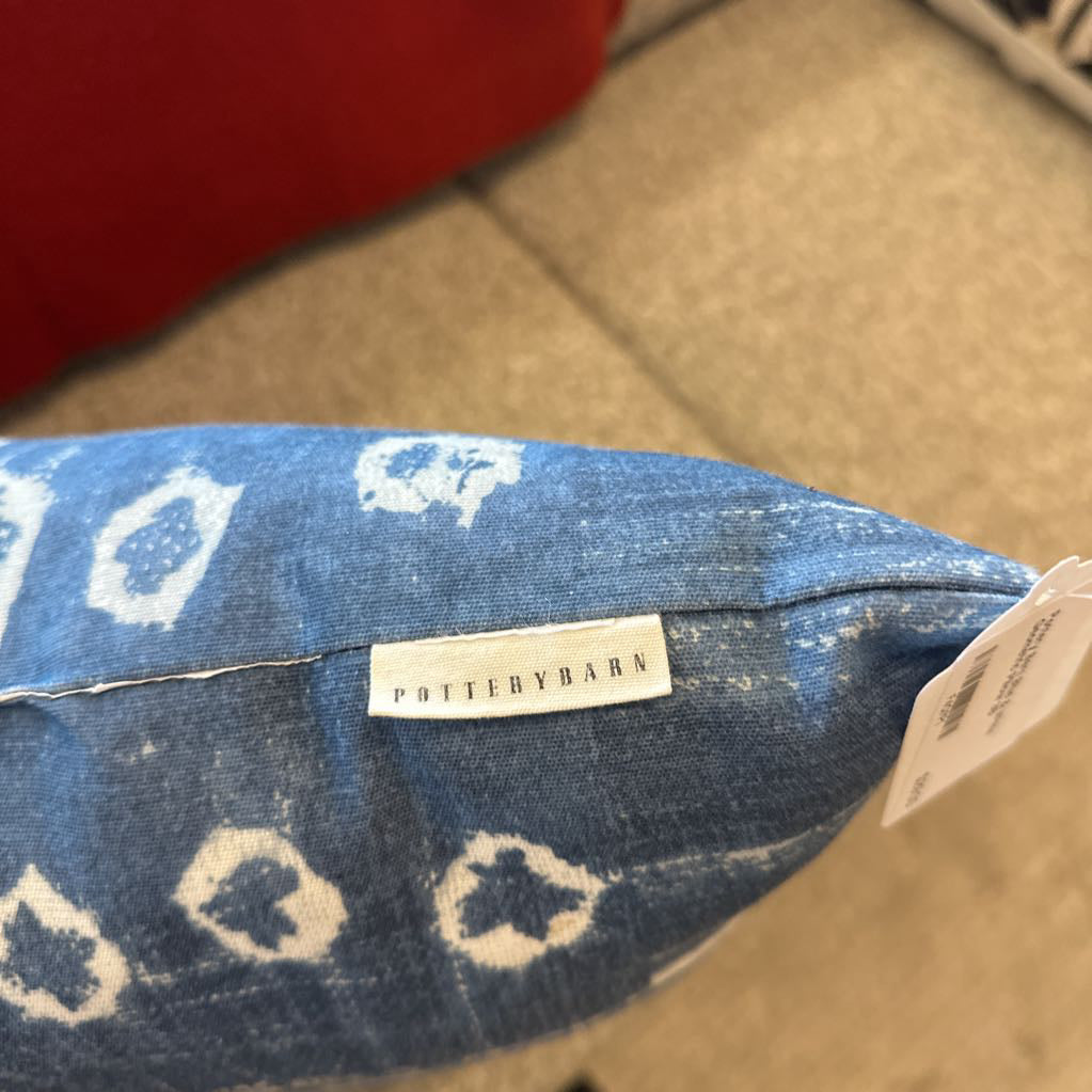 Pottery Barn Blue & White Geometric Pillow U PILLOWS