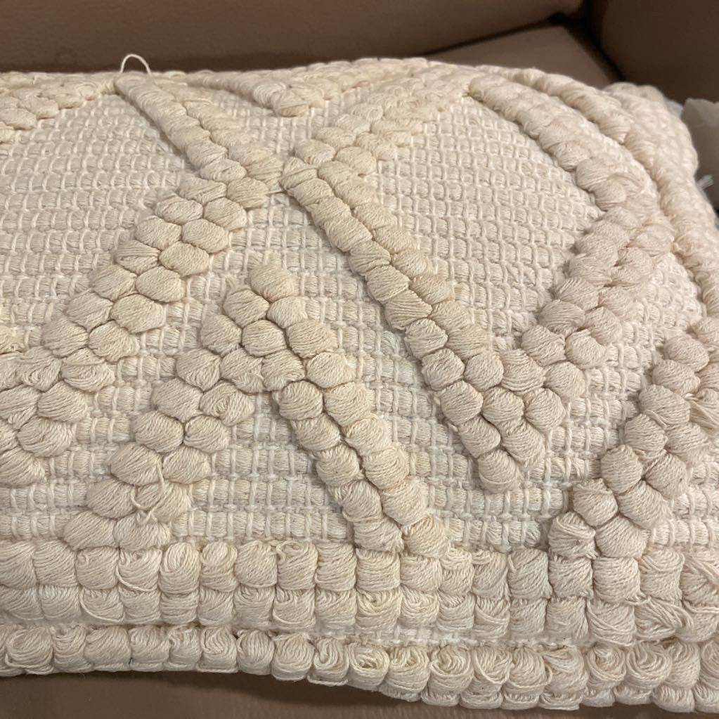 White Chunky Stitch Lumbar Pillow w Tassels U PILLOWS
