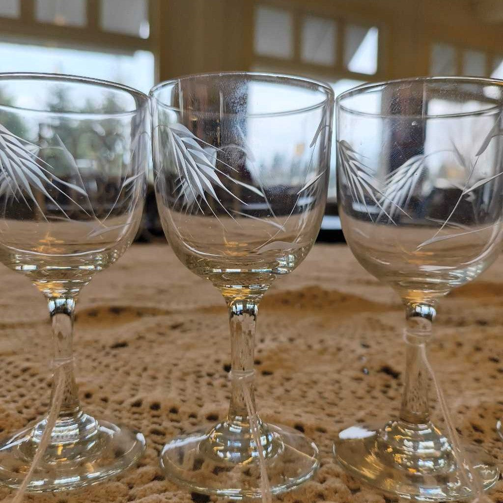 Small Etched Crystal Sherry Glasses (set of 6) SMALLS