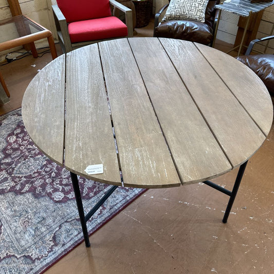 Pottery Barn Outdoor Dining Table W/4 Faux Wicker Chairs