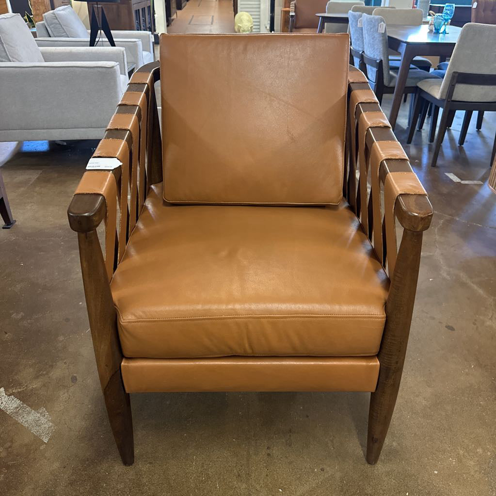 Daghelle Chair