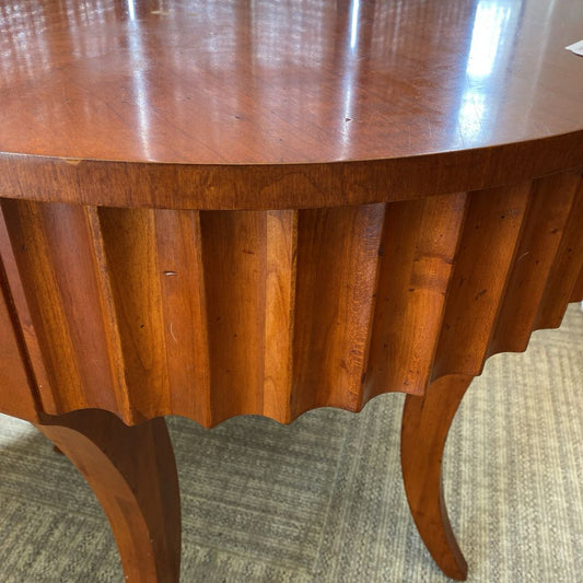 ETHAN ALLEN Cherry Fluted Occasional Table C SIDE TABLES