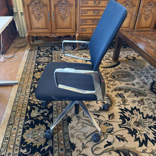 Black Mesh Office Chair C OFFICE CHAIRS