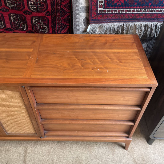 LANE Rythm Walnut 9 Drawer Dresser C LOWBOYS