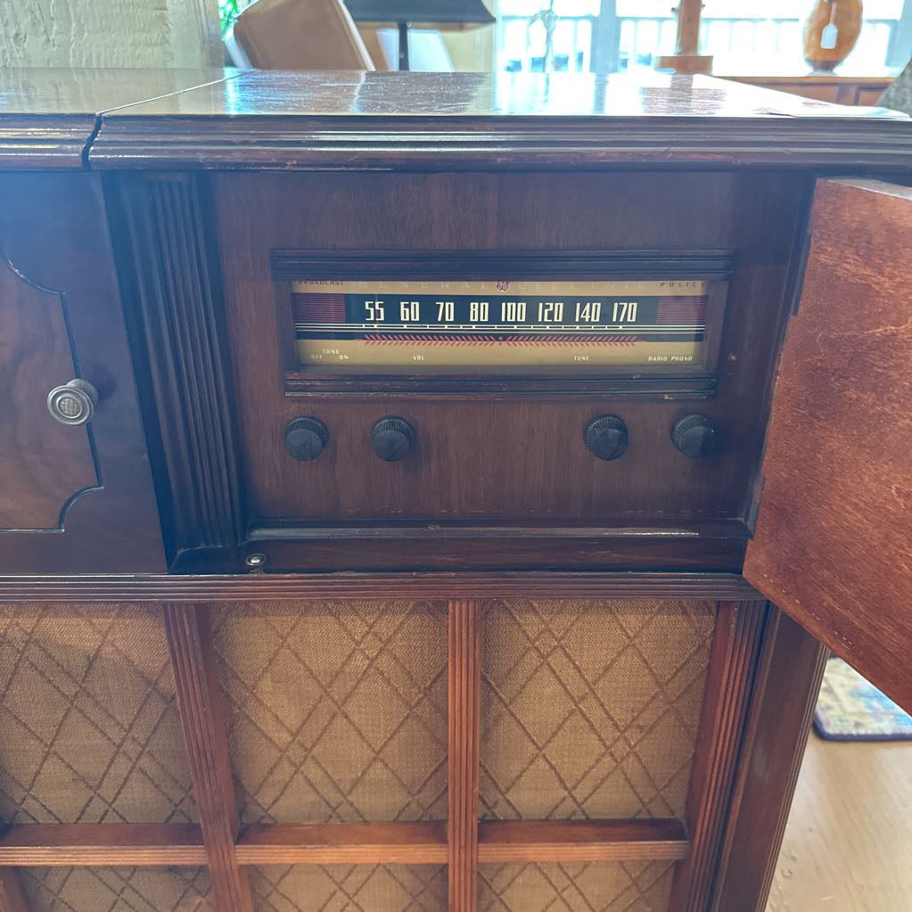 Sears Silvertone Record Player Radio