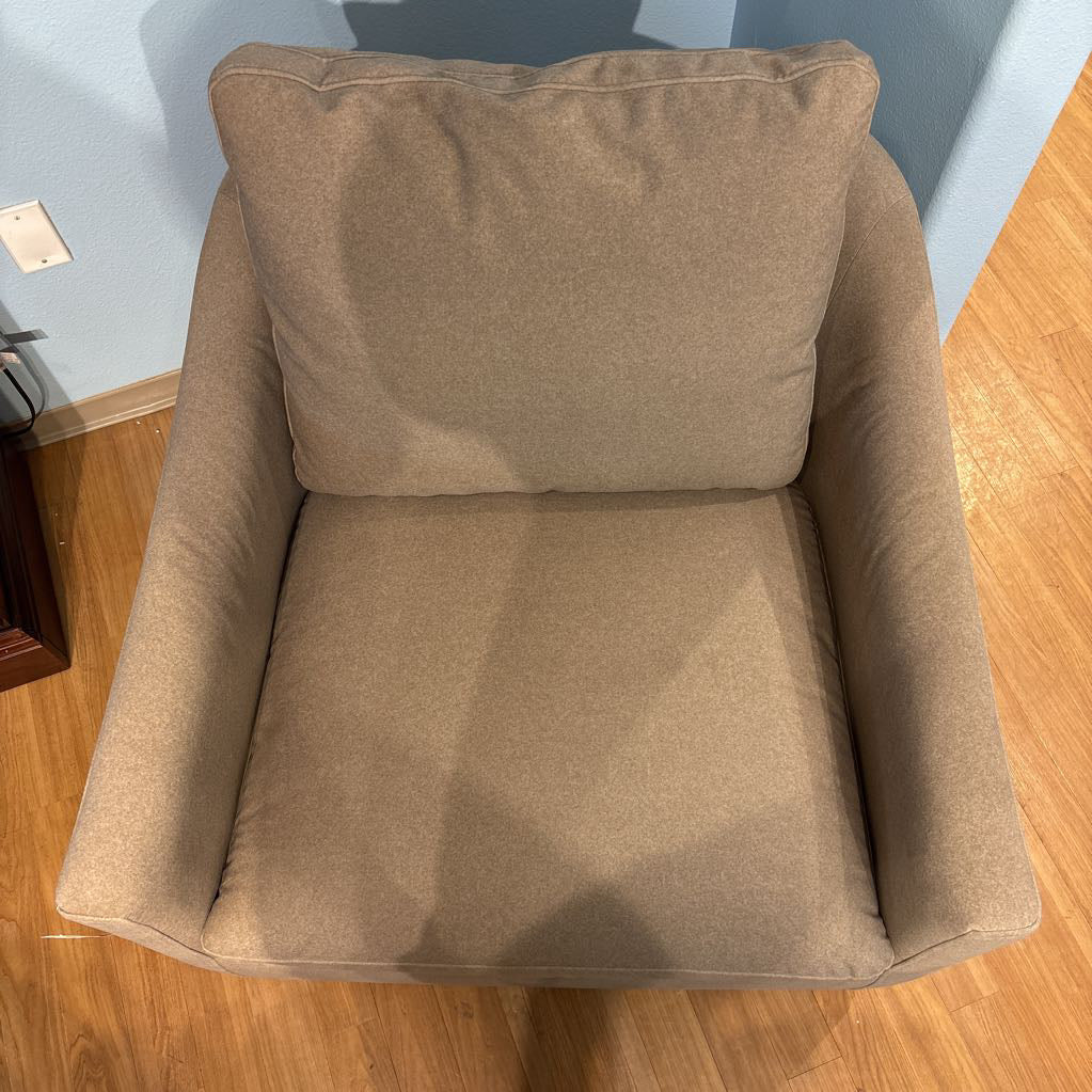 Puelo Dune Swivel Chair