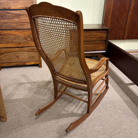 Large Wicker Rocker U ACCENT CHAIRS