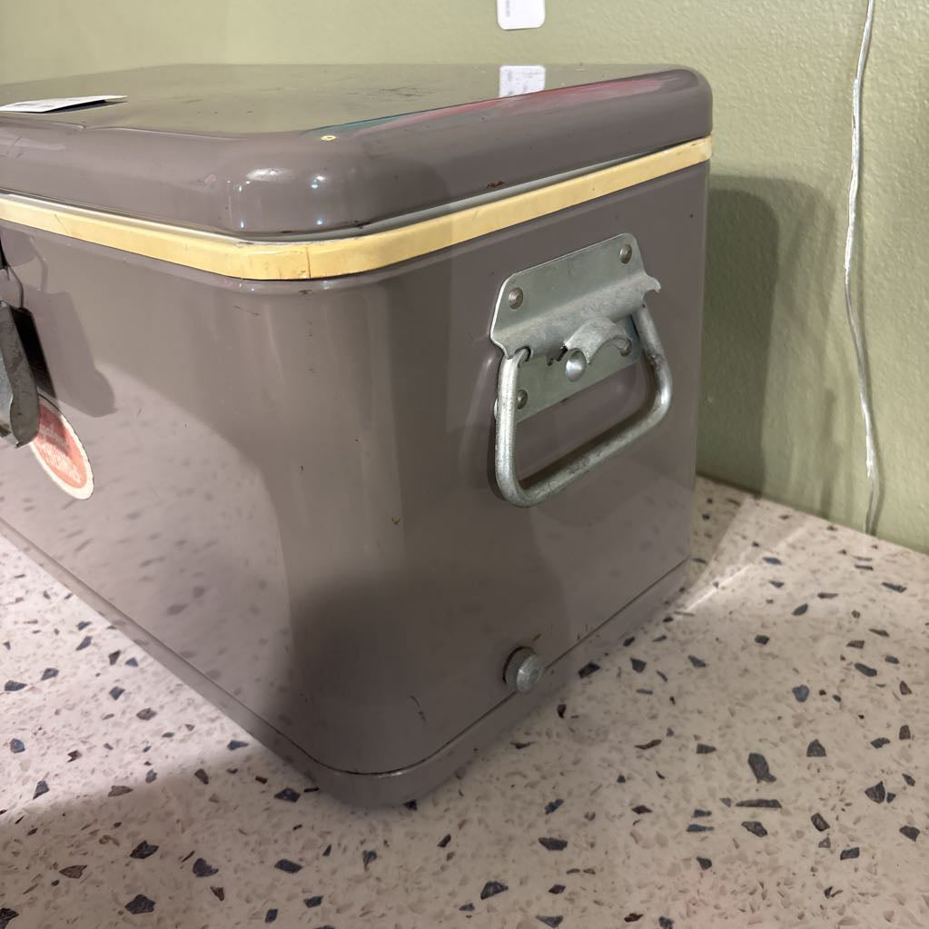 Vintage Vagabond Cooler