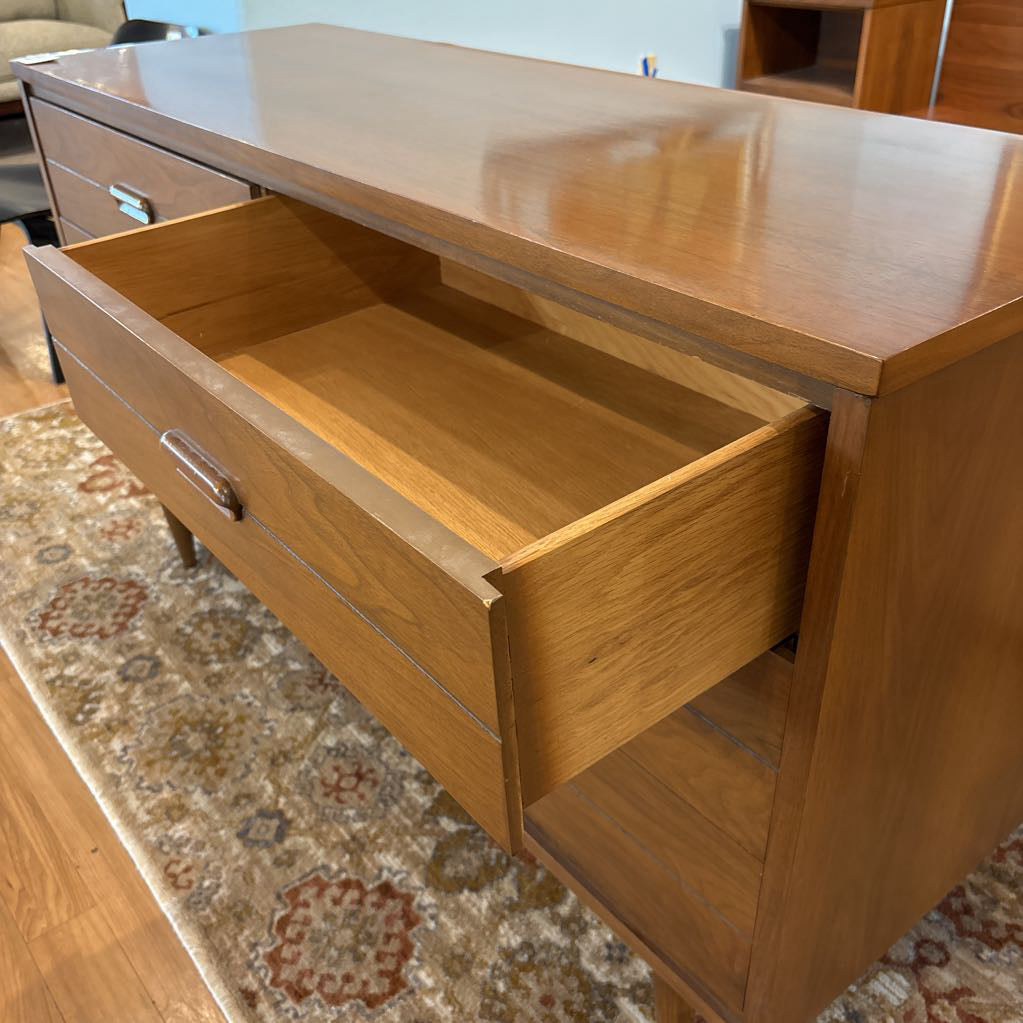 MC 6 Drawer Dresser