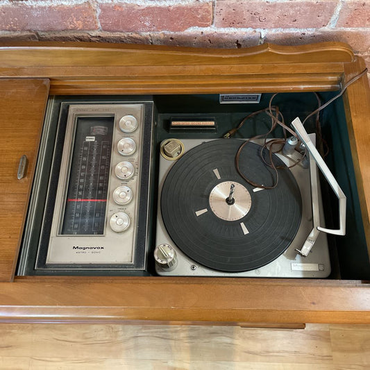 Magnavox Faux Front Wooden Stereo Console