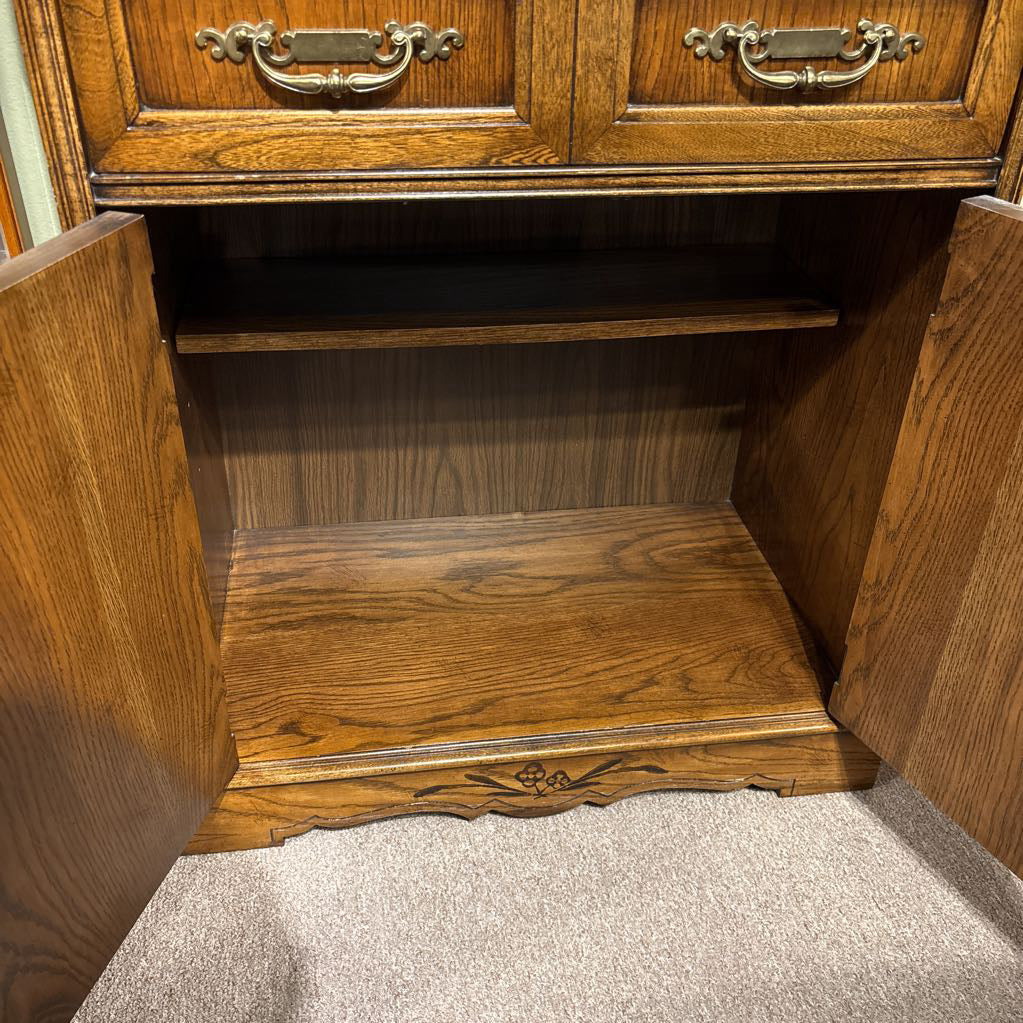 Vintage Lane Bar Cabinet w/Light