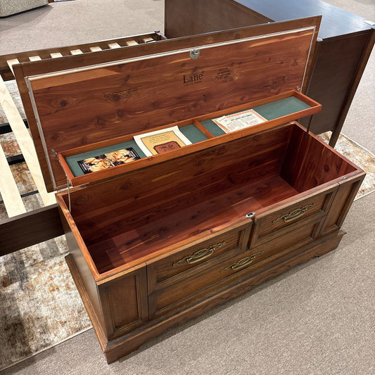 Lane Cedar Hope Chest C TRUNKS