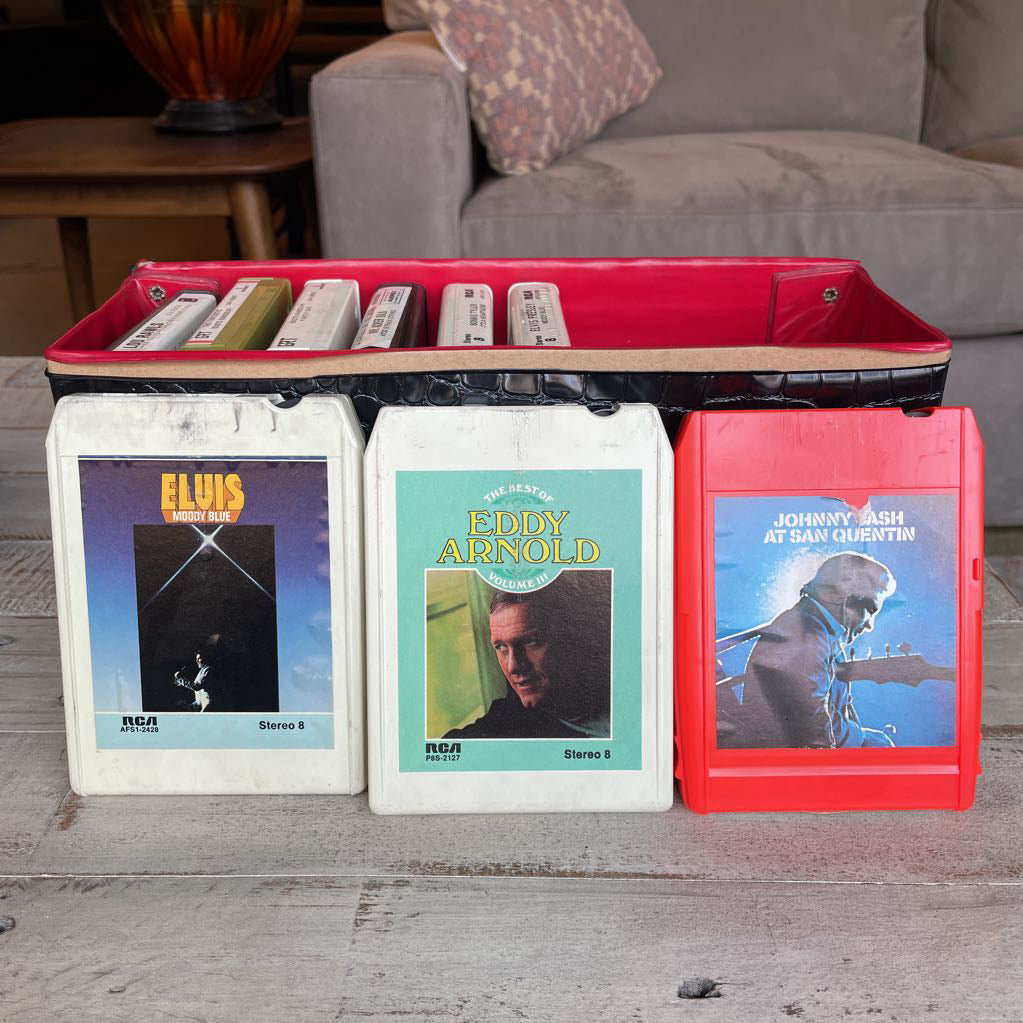 Vint. Faux Alligator Pattern Vinyl Case w/ 10 8track Tapes