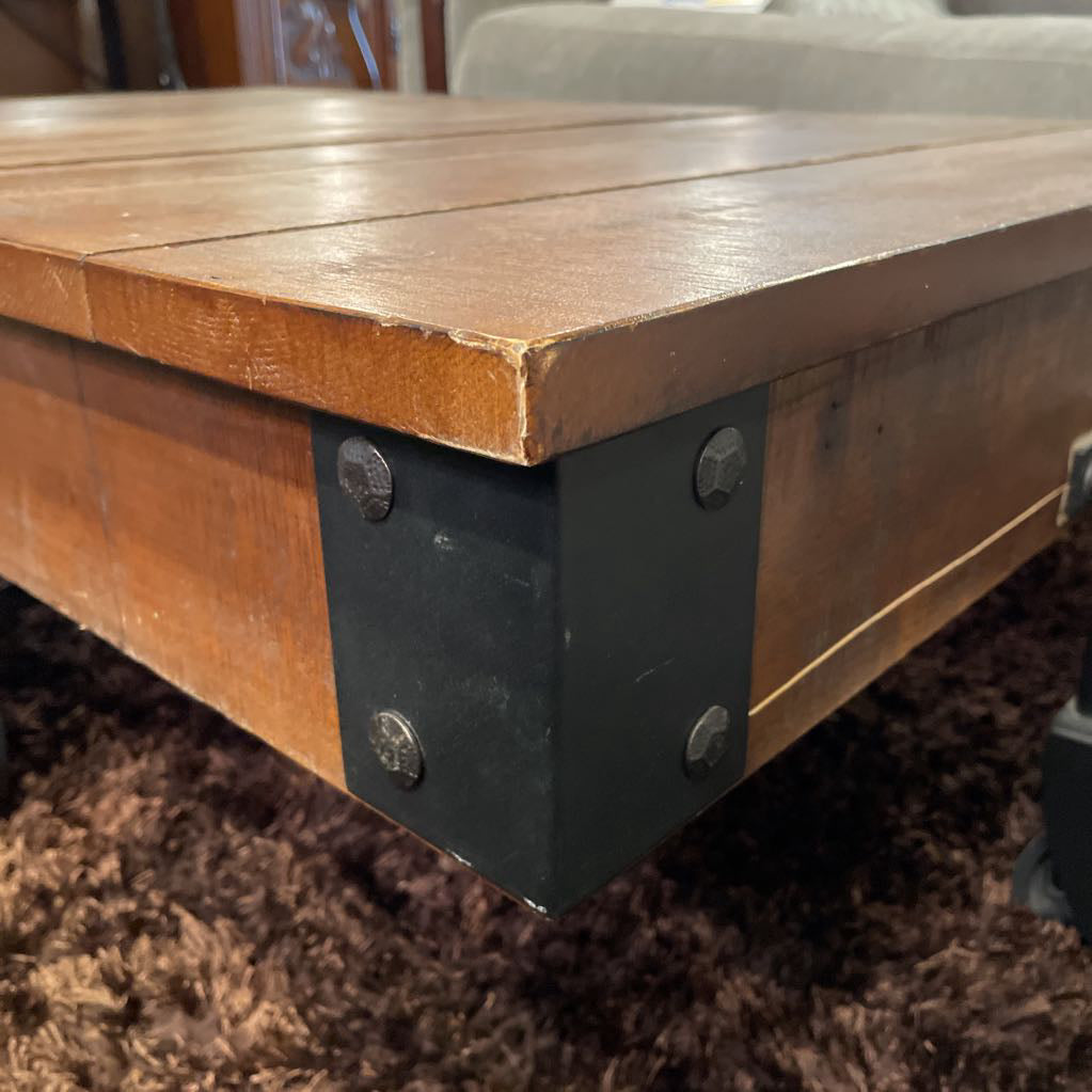 Wood Plank Coffee Table w/ Black Metal Corner Brackets & Wheels C COFFEE TABLES