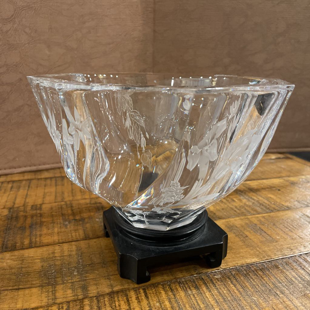 MARGARET OLDMAN Bowl w/ Flowers (and pedestal)