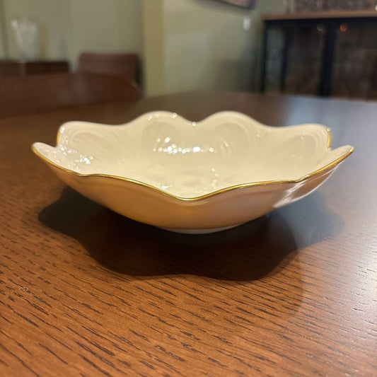 Lenox Scalloped Dish SMALLS