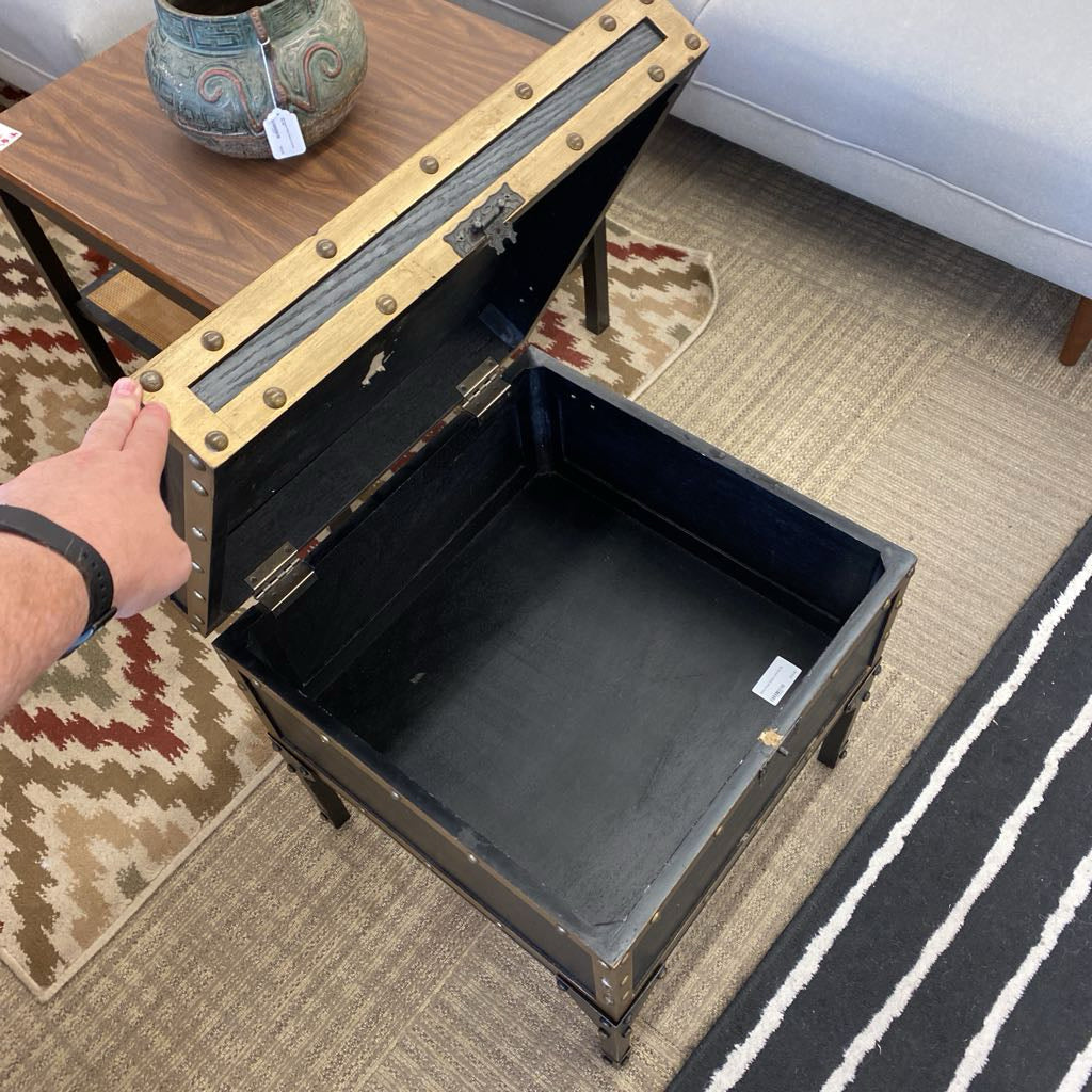 Retro Trunk Square (AS IS)