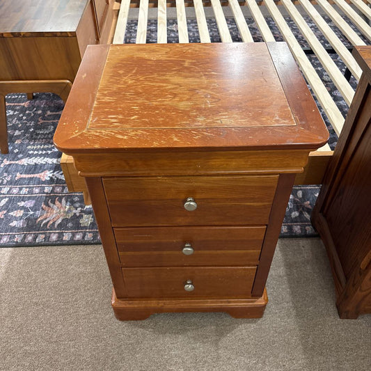 Stanley 3 Drawer Nightstand C NIGHTSTANDS