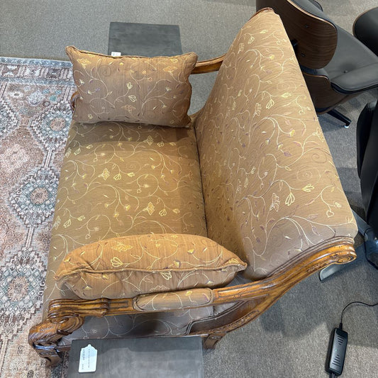 Victorian Style Floral Pattern Loveseat U LOVESEATS