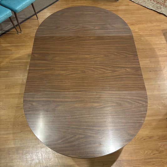 MC Nordia Round Dining Table w/ 2 Leafs C DINING TABLES