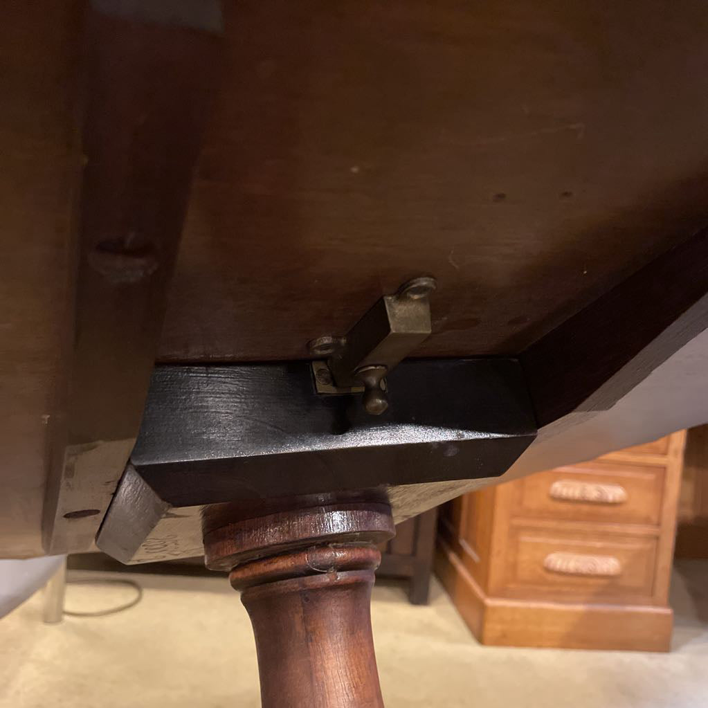 Vintage Tilt Top Entry Table C SIDE TABLES