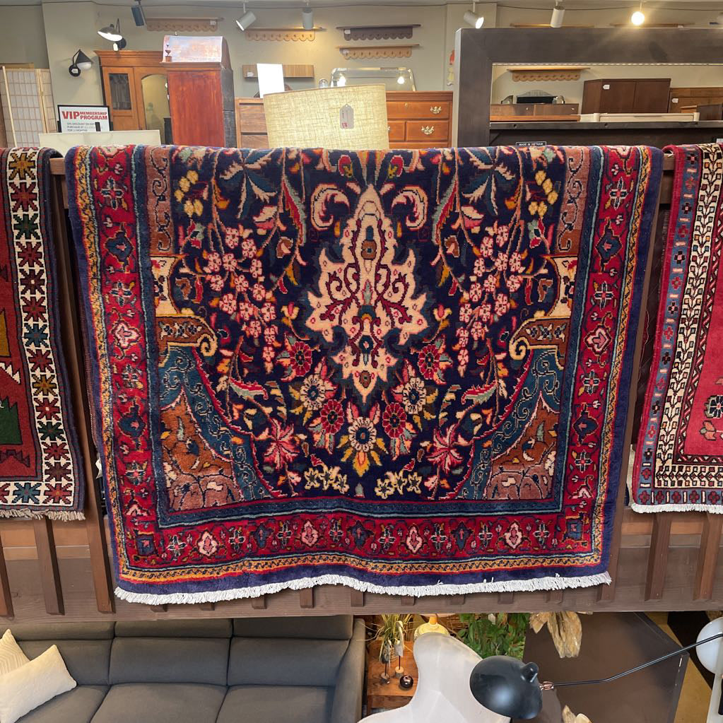 1970s 5x10 Mahal Vase Hand Knotted Wool Rug