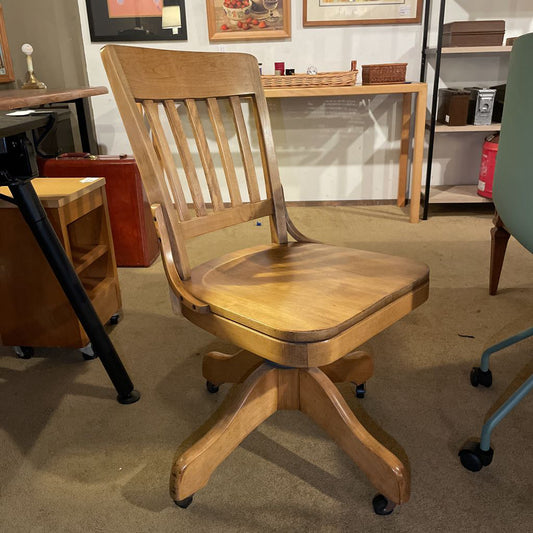 Vintage Oak Desk Chair C OFFICE CHAIRS