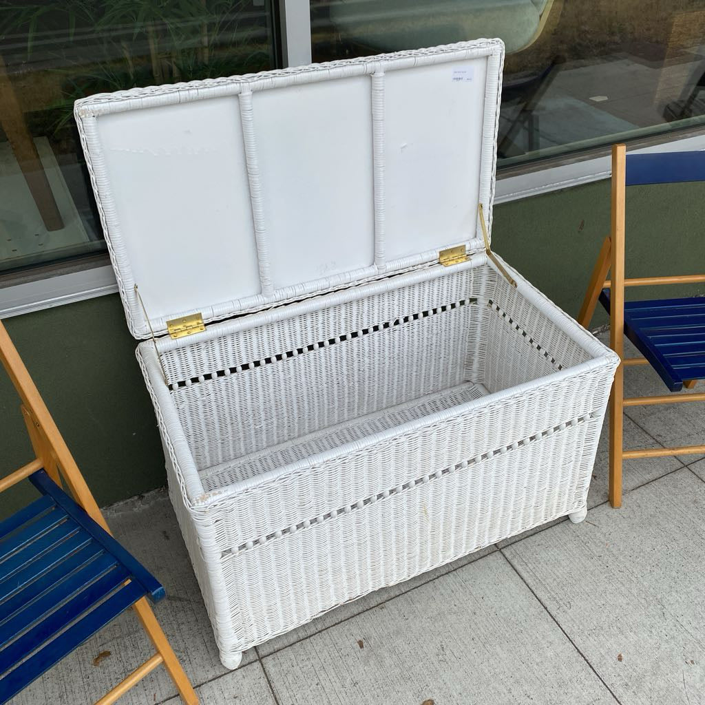 White Wicker Trunk C TRUNKS