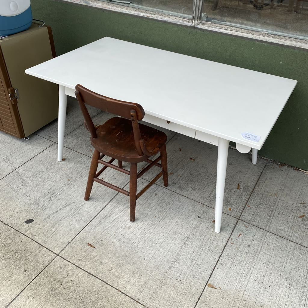 Tall White Coffee/ Kid Crafts Table C COFFEE TABLES
