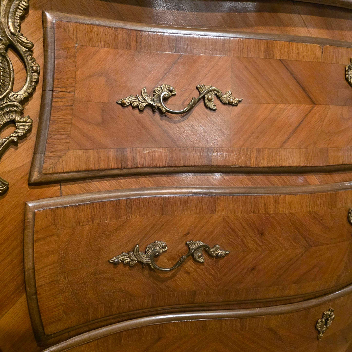 Louis XV Bombe Style Chest w Marble Top