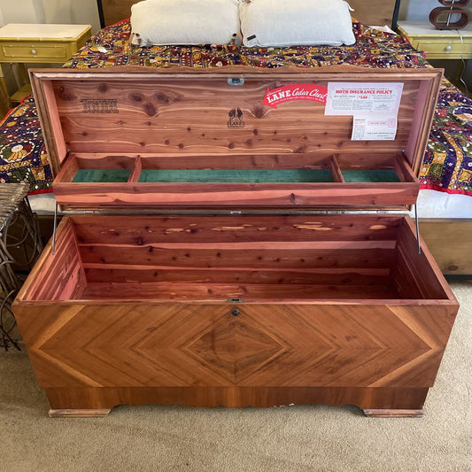 LANE Cedar Lined Chest C TRUNKS
