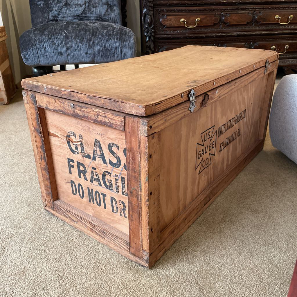 U.S. Gauge Co. Crate/Chest UNIQUE FINDS